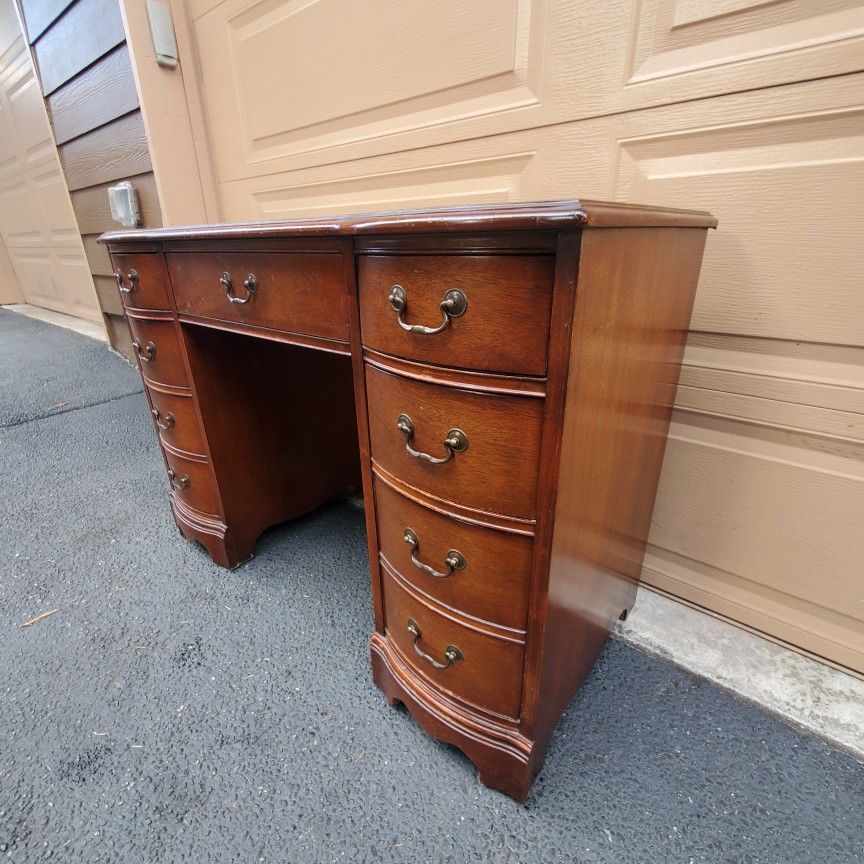 Beautiful Bassett furniture all solid wood work dusk vintage. Antique. Lots of drovers storage space. Only $75 price to sell. Double-sided Desk