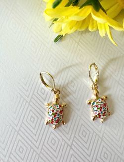 Multicolored Turtle Earrings 🐢