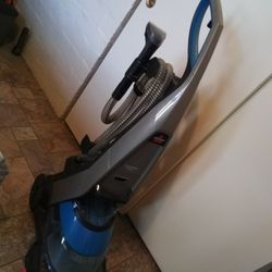 Bizzle Carpet Shampooer Has Hose And Attachments