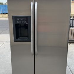 REFRIGERATOR GE STAINLESS STEEL 