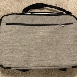 BRAND NEW CASSEROLE DISH WITH HOT COLD CARRYING BAG