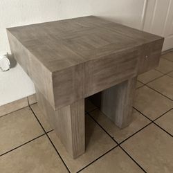 Jorlaina End Table