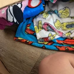 FREEE !! FREE CLOTHES