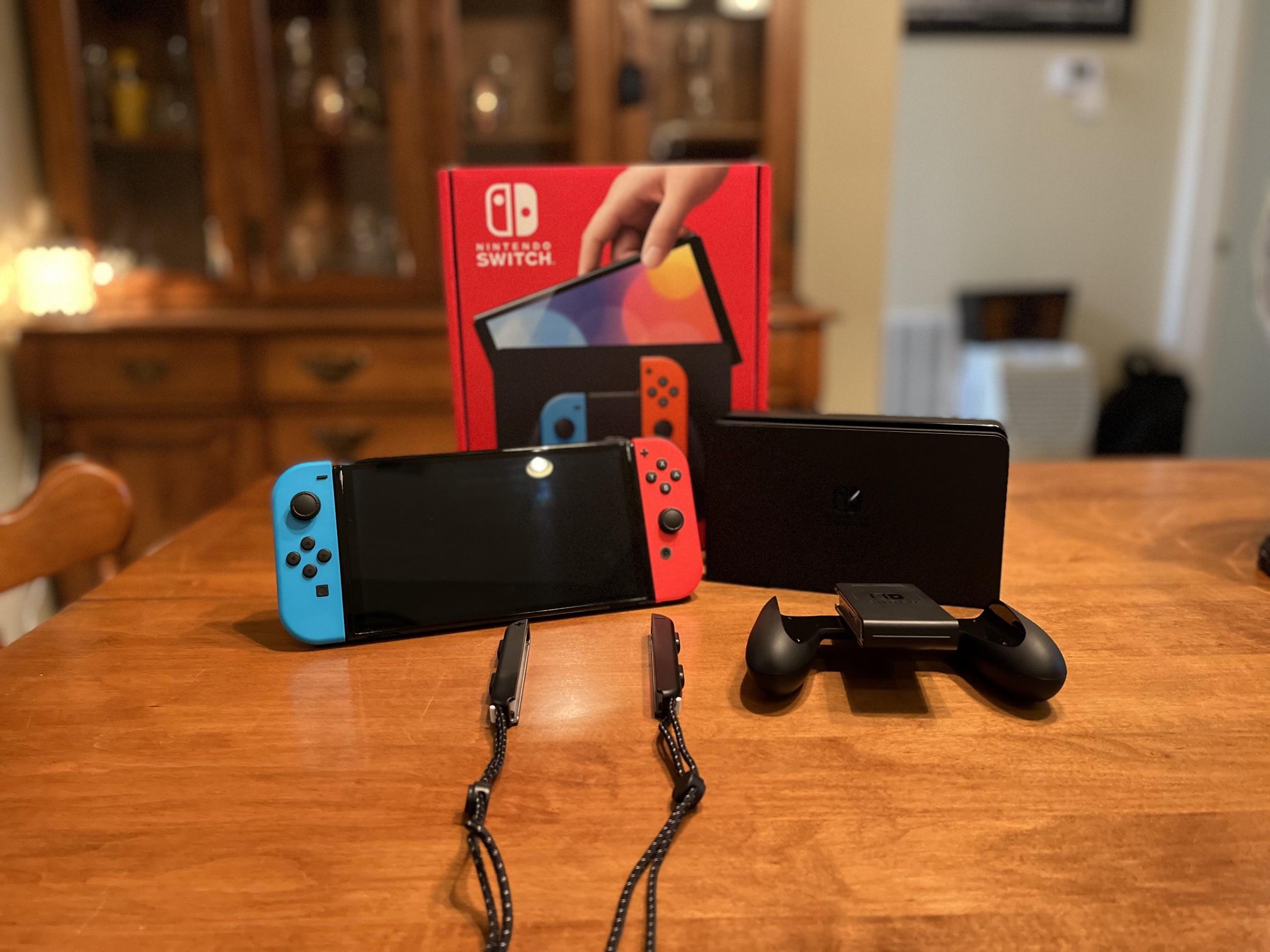 Nintendo Switch Oled As New  ,Plus 2 Games 
