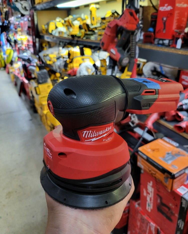 Milwaukee M18 Cordless Orbital Sander Fuel Brushless