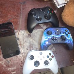 3 Xbox Controllers And A iPhone 7 