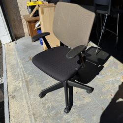 Keilhauer Simple Task Chair (Model 9323) – High-End Ergonomic Office Chair 