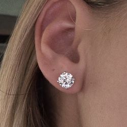 3.17 CTW round D VVS2 diamond stud earrings screw backs  