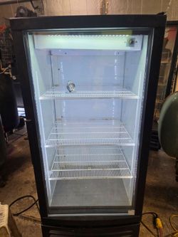 Idw mfg 10 cubic feet glass door commercial merchandiser cooler refrigerator