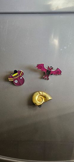 Disney trading pins 5 each