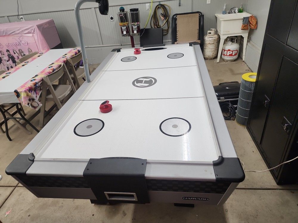 Air Hockey Table
