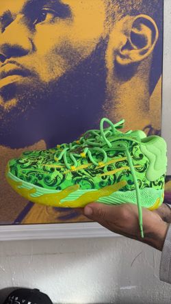 M.E.L.O size 9