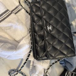 Wallet on chain timeless/Classique leather crossbody Chanel handbag. 