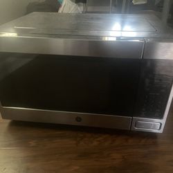Countertop Microwave in Stainless Steel