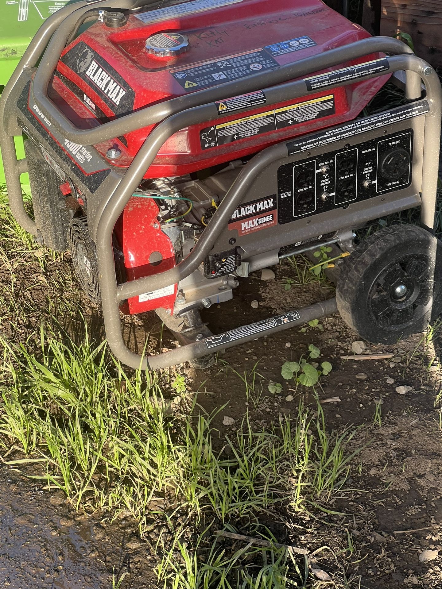 Black Max 4500W Gas Generator – 3600 Running Watts – Like New