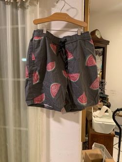 R Collective Gray Watermelon Print Shorts Size L