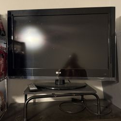 32” LG LCD TV with Swivel Stand 