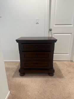 URGENT - Vintage Walter of Wabash 3-Drawer Wooden Nightstand / Chest – Dark Wood