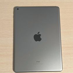 Apple iPad 6th Gen 32 GB with 9.7-inch Retina display, A10 Fusion chip, Wi-Fi, excellent condition.
