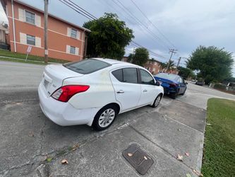 Nissan Versa