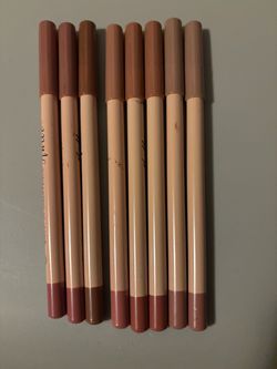 LIP LINERS ONLY 8 LEFT
