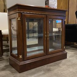 JASPER CABINETS Low Glass Shelf Display Cabinet