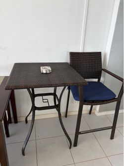 Out door table and chairs