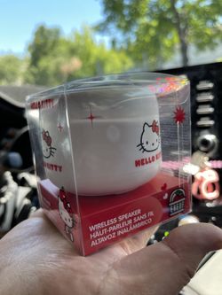 Hello Kitty authentic Sanrio Wireless Speaker