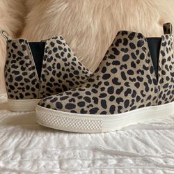 Caslon Leather Animal Print Ankle Boots- Size 6 EUC