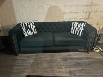 Tufted Chesterfield Sofa
