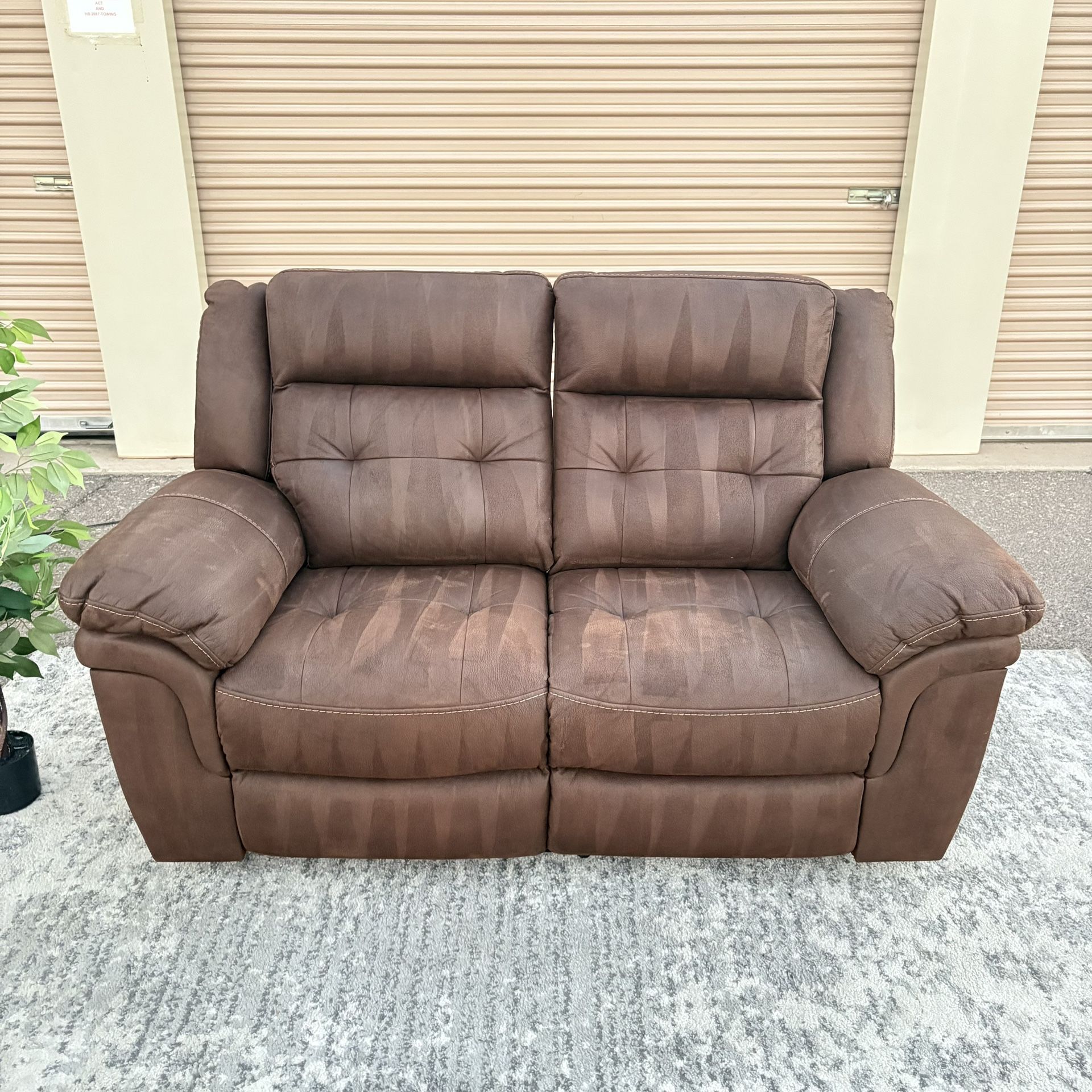 Power Reclining Loveseat w/ Headrest Supports and USB Charging - Delivery 🚚