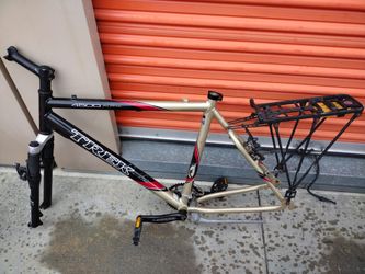 Trek 4500 Alpha Series 21" Aluminum Hardtail MTB Frame w/ Front Suspension, crankset, pedals