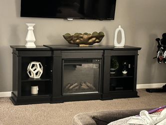 Fireplace shelf
