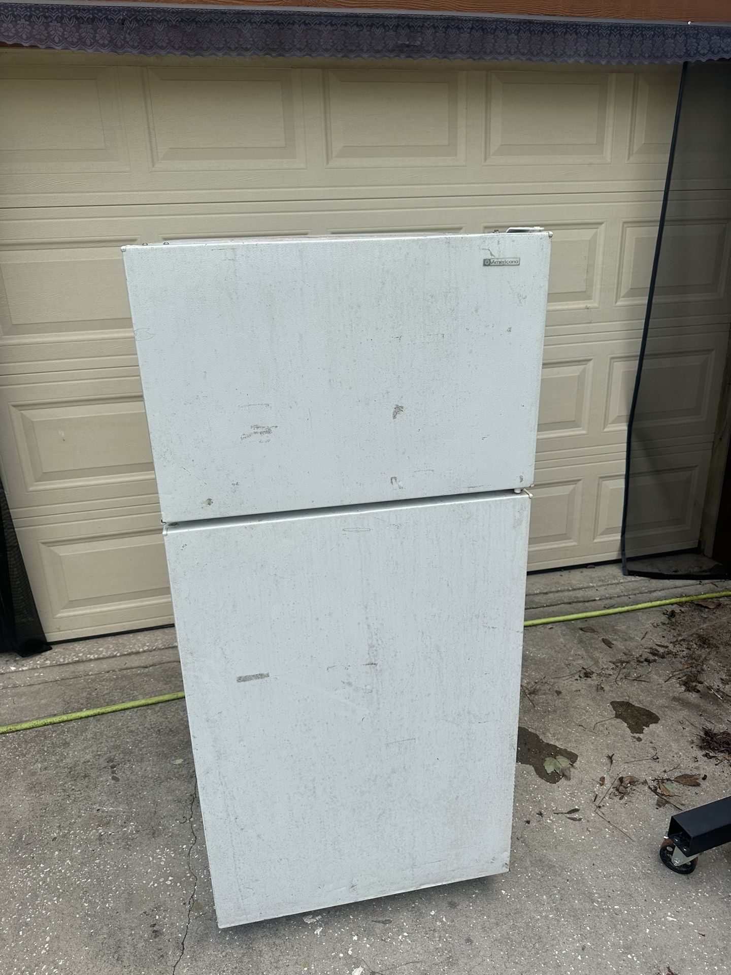 Americana Working Refrigerator 17.2 Cu In