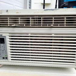 Arctic King 12000 Btu Air Conditioner 