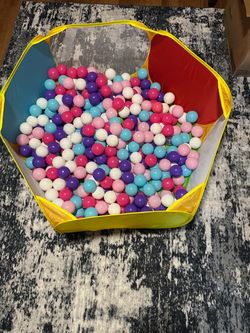 Baby ball pit