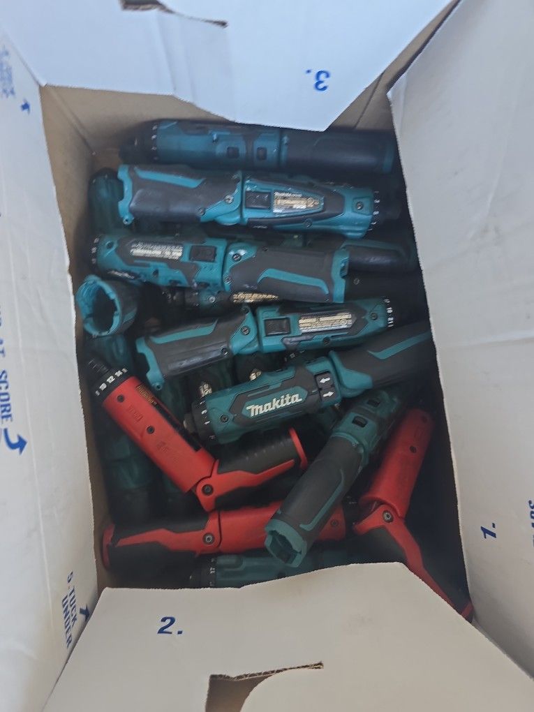 Lot Of 20 Screwdrivers