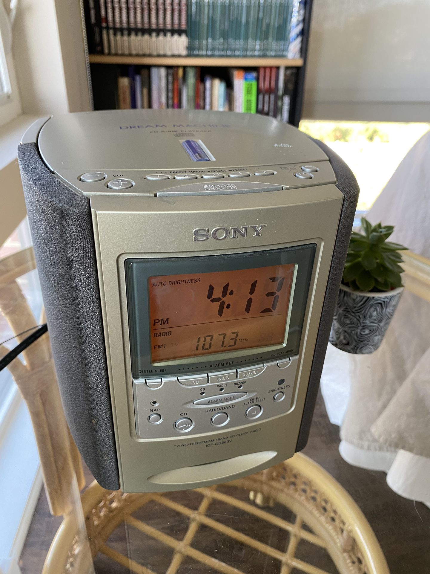 SONY Dream Machine Bedside Alarm Clock and CD Player