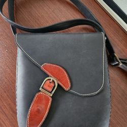 Handmade Smooth Leather Crossbody Purse Black Leather Color Magnetic Closure