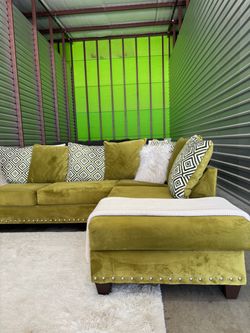 Sectional sofa couch (DELIVERY AVAILABLE)