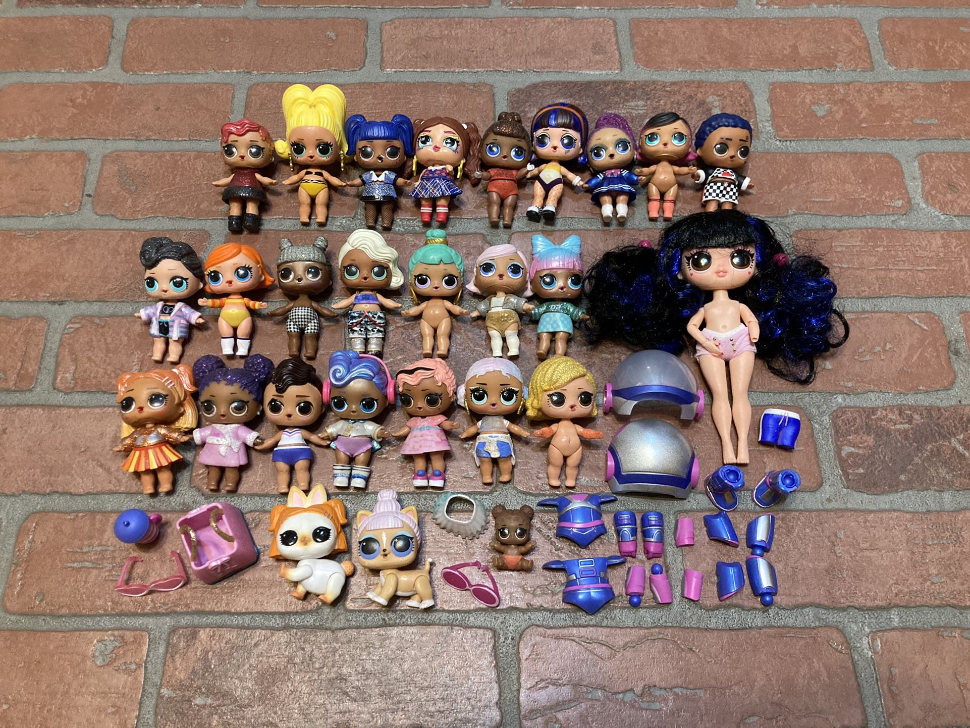 LoL Dolls And Accessories 