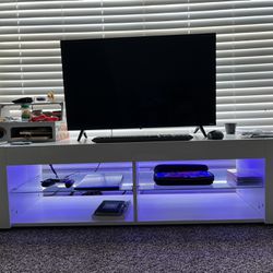 TV STAND WITH LED LIGHTS