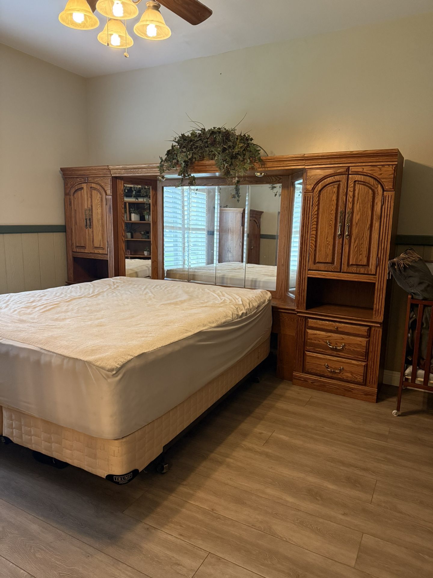 Cali King Bedroom Set