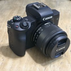 Canon M50 Mark ii W/ 15-45mm Lens Combo