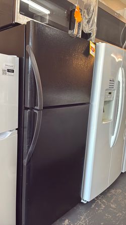 Nice Frigidaire refrigerator