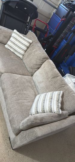 Like new Ashly sofa+love seat