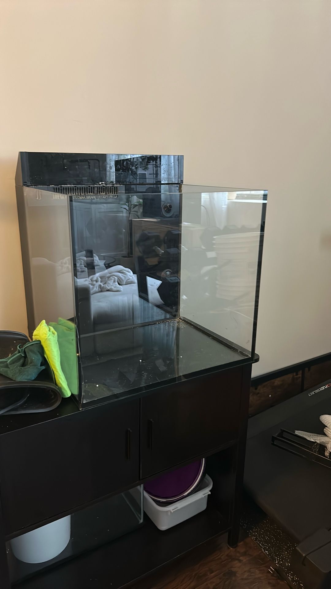 Red Sea Tank AIO 45 gallon (Edge Chipped)