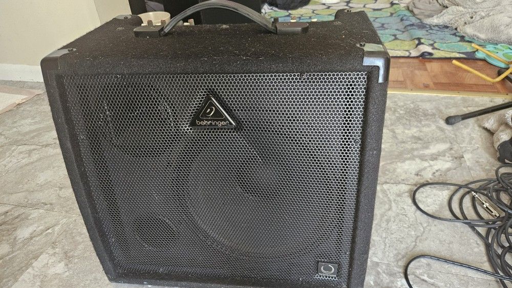behringer ultratone KXD12 600 W P.A. / keyboard amplifier