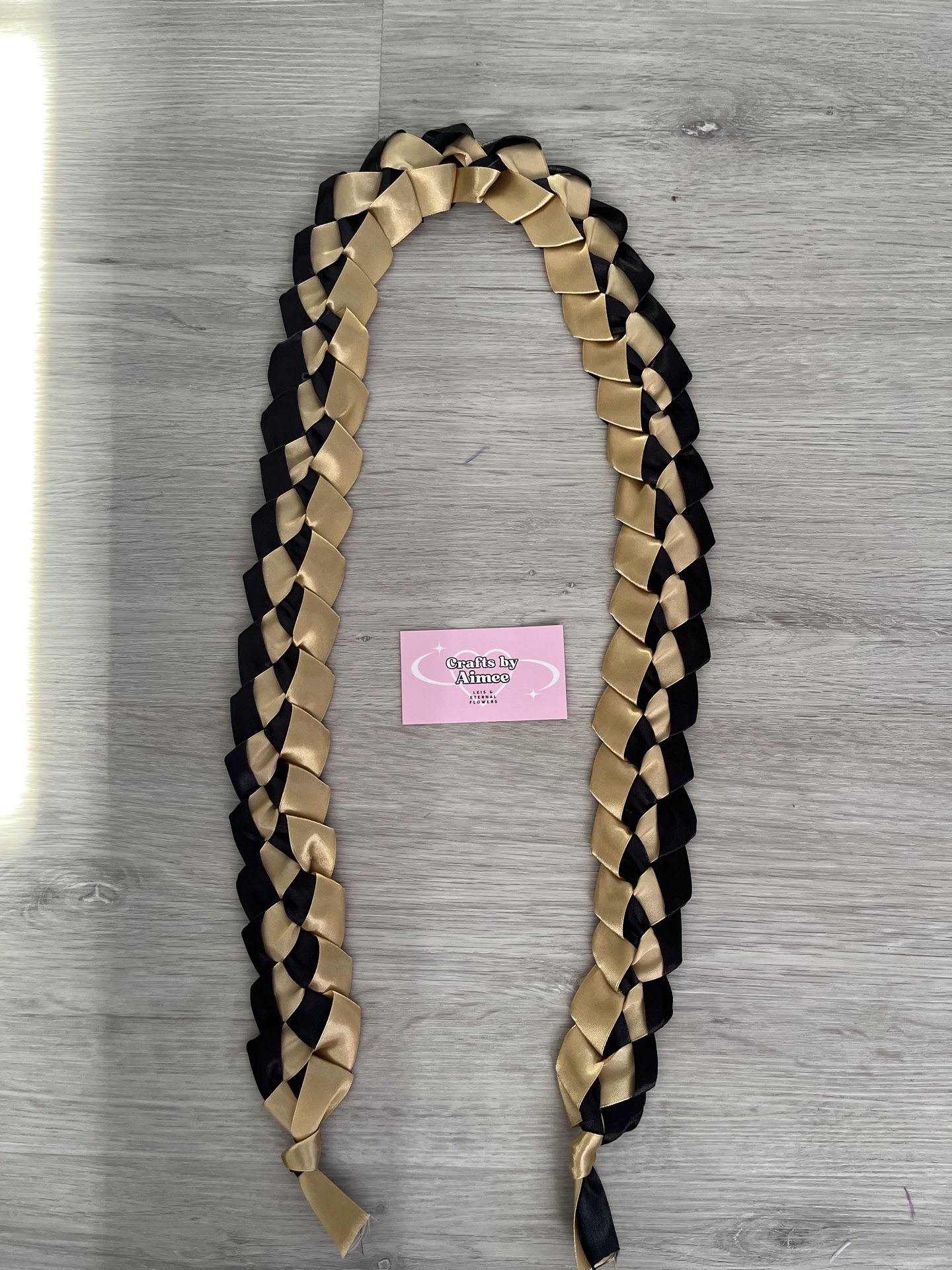 Collares de graduacion (graduation leis)