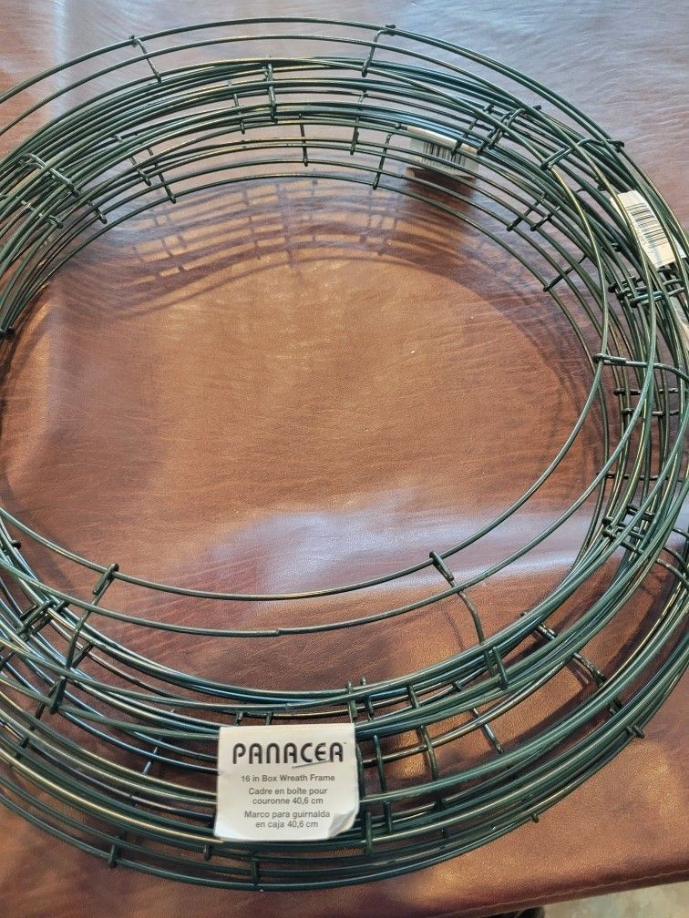 16" Panacea Wreath